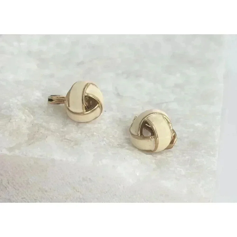 Vintage Ivory Enamel Braided Tiny Classy Monet Signed Clip On Stud Earrings - Picture 4 of 7